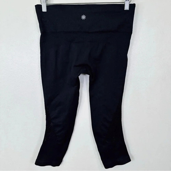 Athleta Breakthrough  Laser Cut Black Capri - Picture 15 of 15